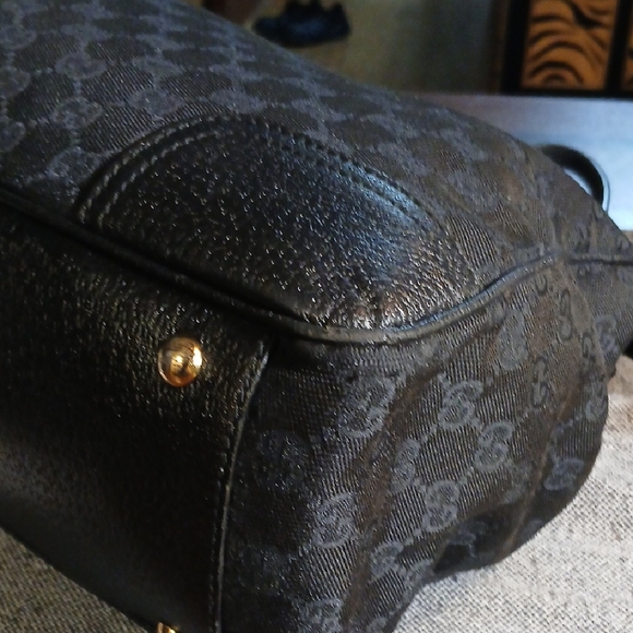 Gucci Black Tote Bag with Red and Green Accents.. - Picture 8 of 16